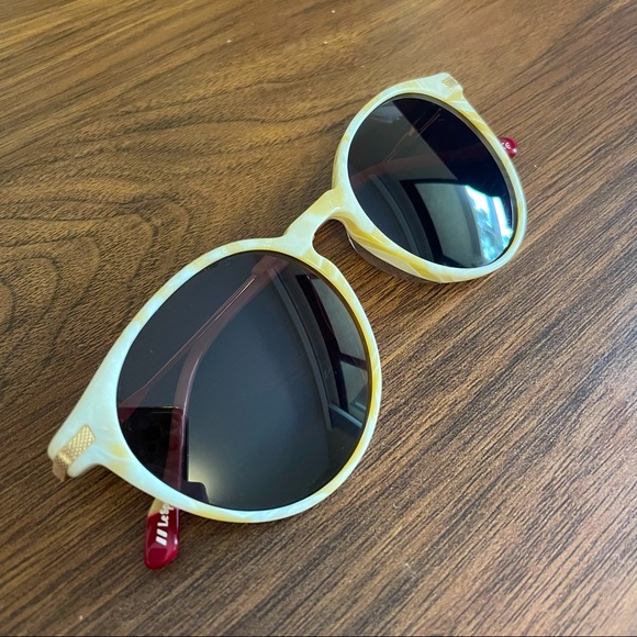 Le Specs Ufology Alt Fit in Gold Quartz - Picture 5 of 11